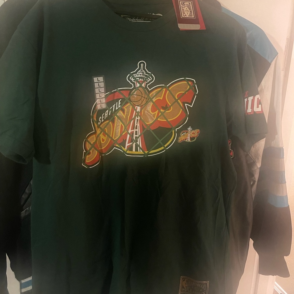 Mitchell & Ness Seattle SuperSonics T shirt size large NWT